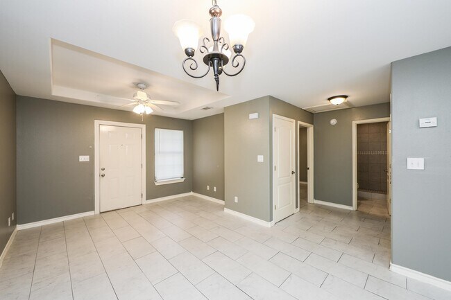 Building Photo - 205 W San Carlos St