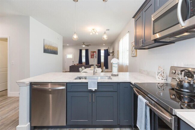 Building Photo - 2013 E Waters Ave