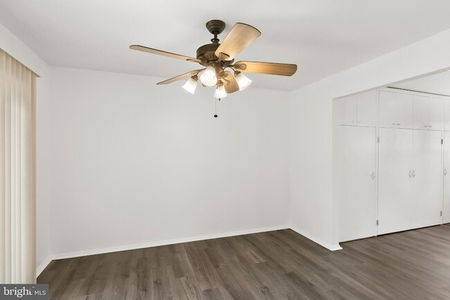 Building Photo - 116 Eaton Pl