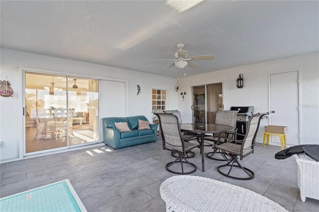 Building Photo - 6460 Blueberry Dr