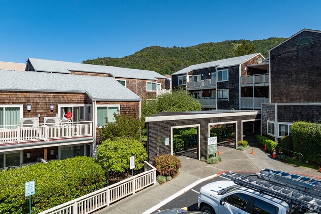 Alternate - Parnow Friendship House