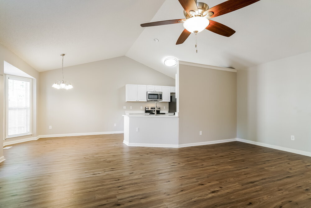 Building Photo - 203 Zircon Ln