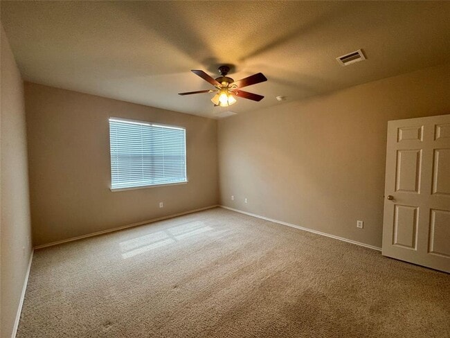 Building Photo - 106 Bowstring Bend