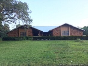 Building Photo - 800 French Creek Ln