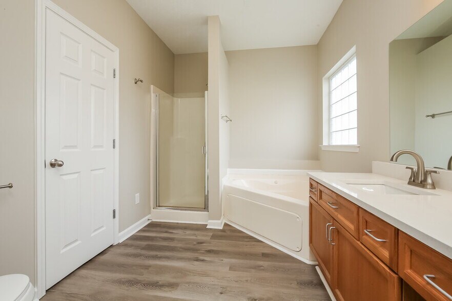 Building Photo - 7898 Rainey Dr