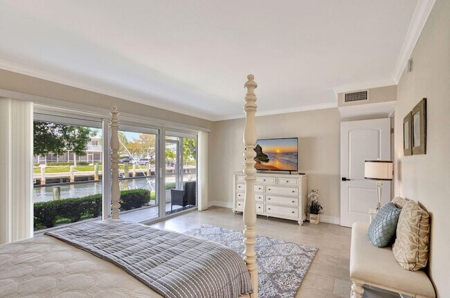 Building Photo - 68 Yacht Club Dr