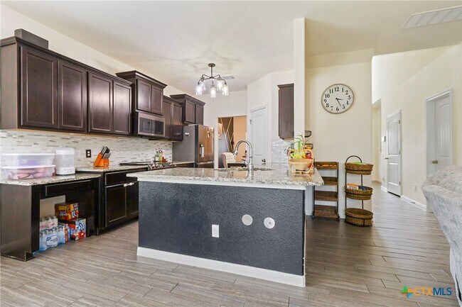 Building Photo - 7608 Melanite Dr