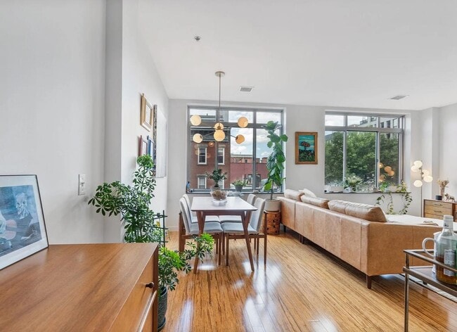 Building Photo - 25 McWilliams Pl