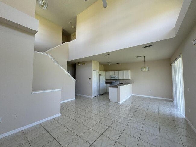 Building Photo - 602 Monroe Cir