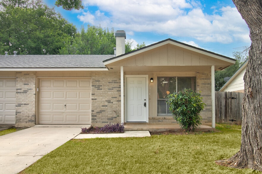 Building Photo - 7912 Echo Wind St