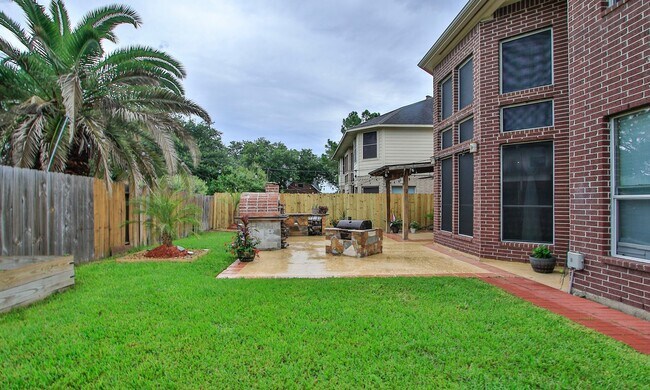 Building Photo - 16706 Mallory Bridge Dr