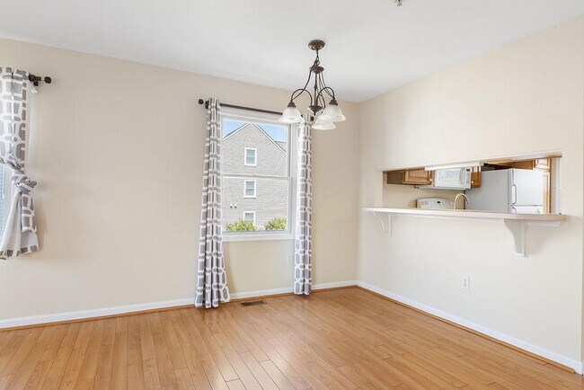 Building Photo - 400 Schooner Way