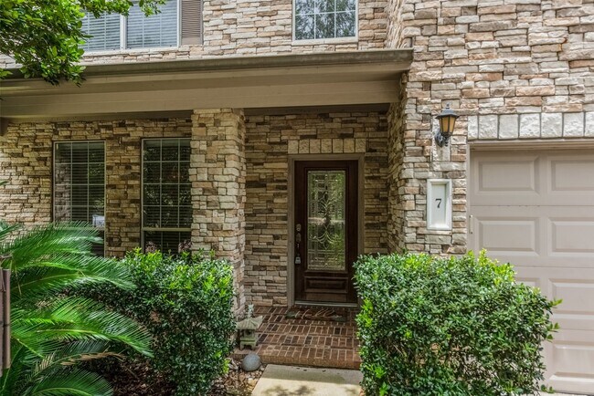 Building Photo - 7 Ebony Oaks Pl