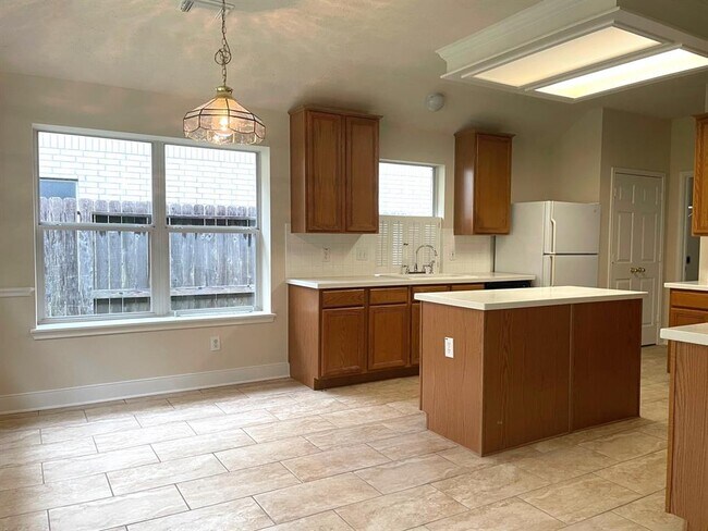Building Photo - 14615 Wressell Dr