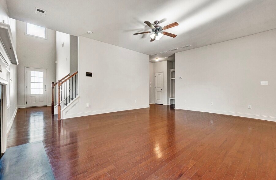 Building Photo - 257 Meadow Blossom Way