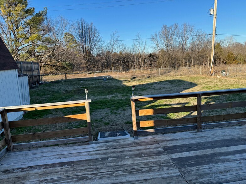 Building Photo - 409 W Matthew