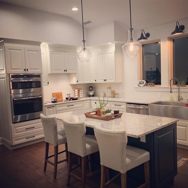 Chef's Kitchen - 168 Island Pond Rd