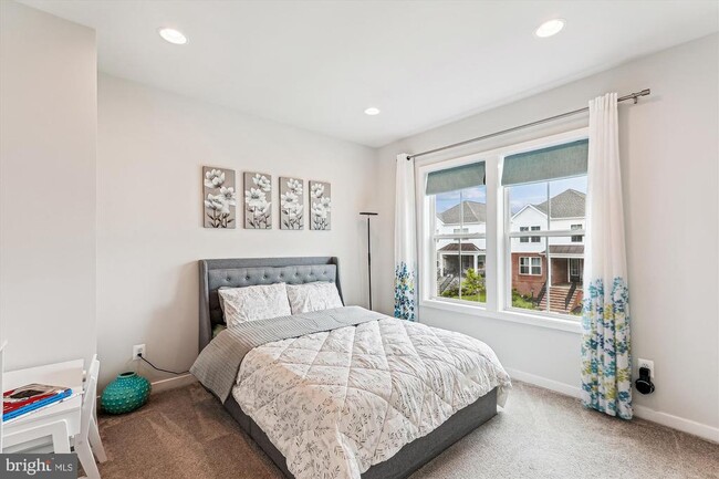 Building Photo - 42023 Spring Air Dr