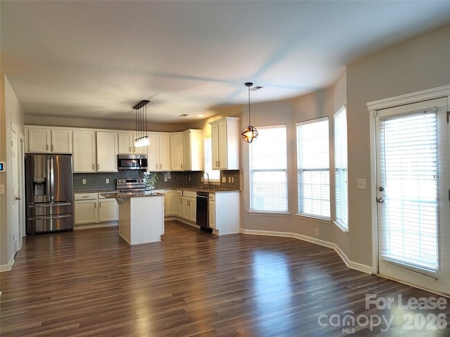 Building Photo - 12444 Caracara Ct