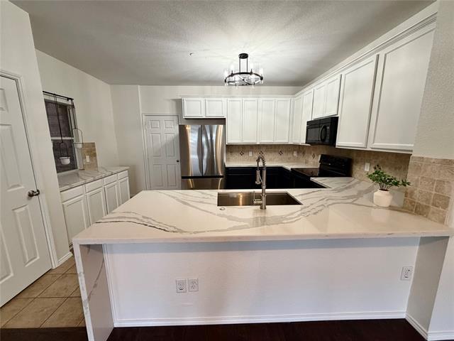 Building Photo - 6000 Lost Valley Dr