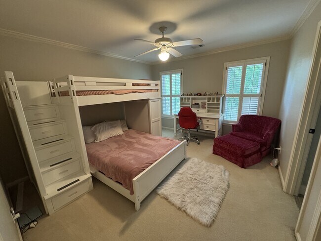Building Photo - 365 Fairleaf Ct