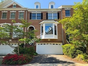 Building Photo - 3091 McKinnon Way