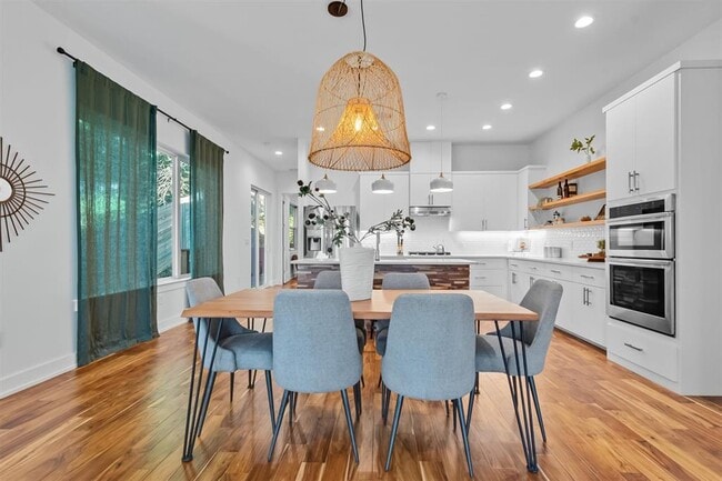 Building Photo - 2712 Oak Springs Dr