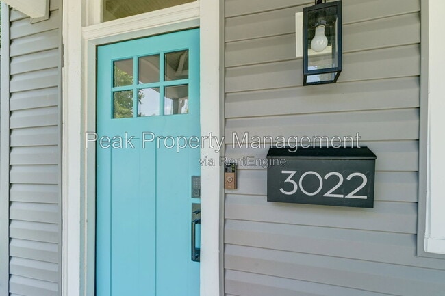 Building Photo - 3022 Groveland Ave