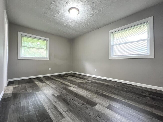 Building Photo - 77 Brookhaven Dr
