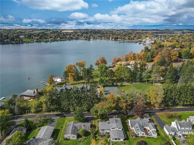 Building Photo - 35 Lakeview Cir