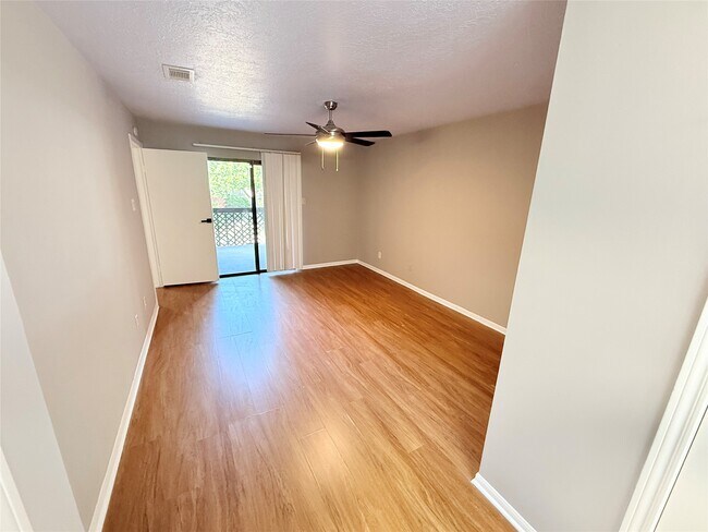 Building Photo - 12755 Mill Ridge Dr