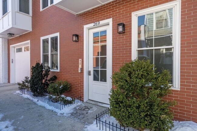 Building Photo - 269 Emerson St