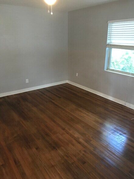 Bedroom 1 - 3638 Jammes Rd