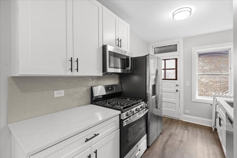 Building Photo - 6418 N Richmond St