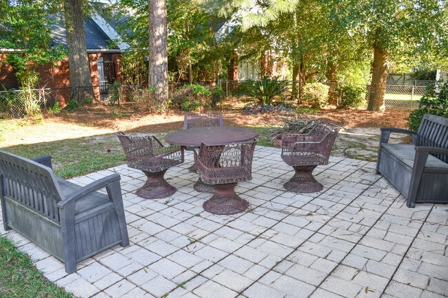 Building Photo - 2546 Bascom Dr