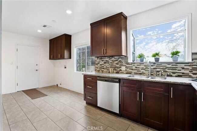 Building Photo - 5341 Garden Grove Ave