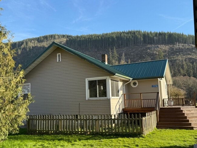 Building Photo - Home on South Skagit Highway