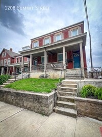Building Photo - 1208 Summit St