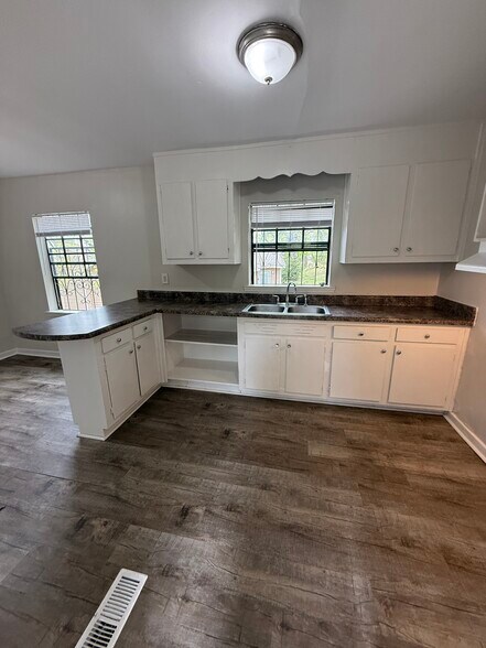 Building Photo - 2621 20th Street Ensley