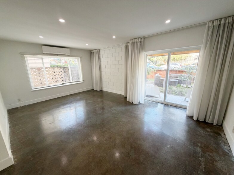 Building Photo - 1008 7th St