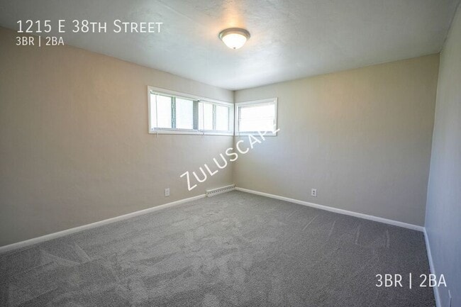 Building Photo - 1215 E 38th St