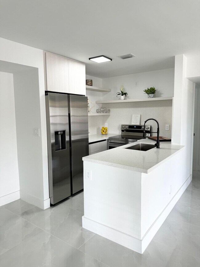 Building Photo - 10033 Winding Lake Rd