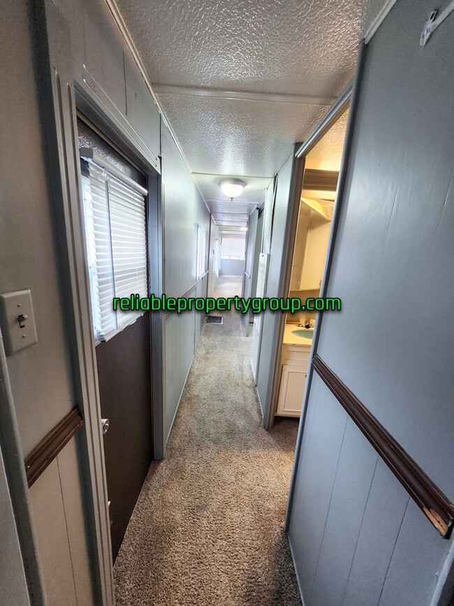 Building Photo - $100 off 1st month's rent