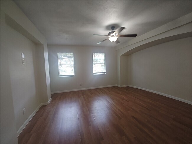 Building Photo - 2252 Shadowdale Dr