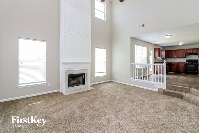 Building Photo - 6385 Daniell Springs Dr