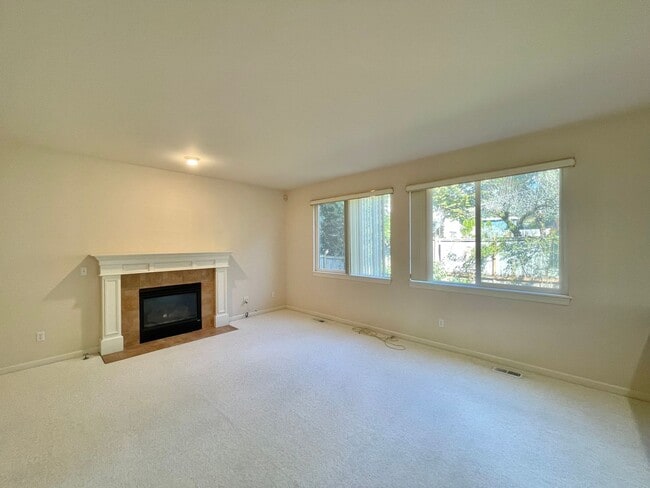 Building Photo - Great Home For Rent