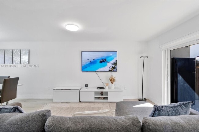 Building Photo - 342 NW 114th Ave