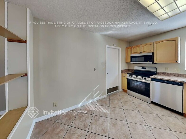 Building Photo - 5040 Foxhall Dr N