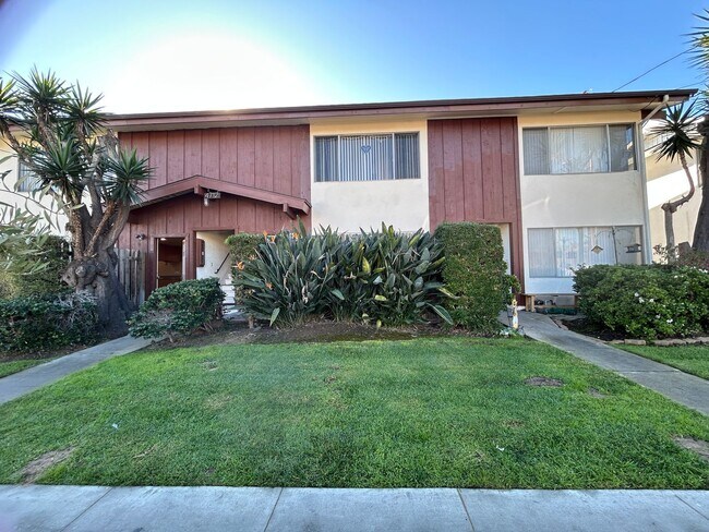 Building Photo - 4172 Del Amo Blvd