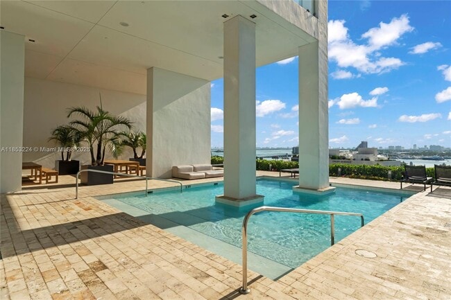 Building Photo - 1040 Biscayne Blvd